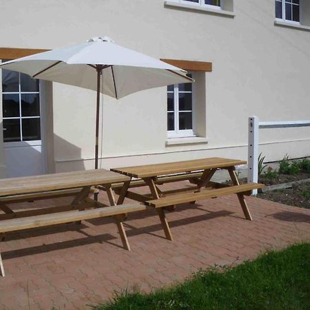 Grand Gite A La Campagne Couvains  Exterior photo